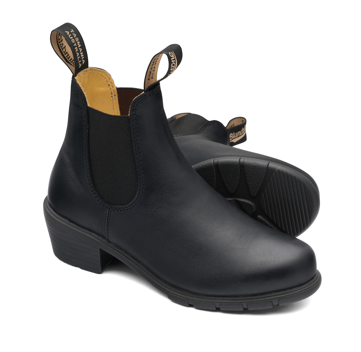 Blundstone 1671 Black Leather Pull on Heeled Chelsea Boot